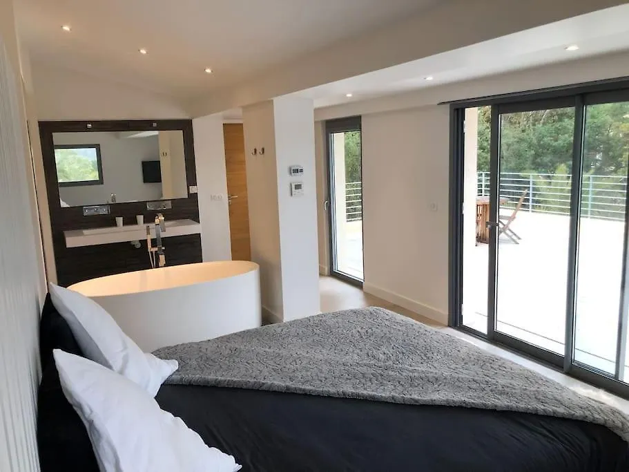 Villa De Standing Dans Le Golfe De Saint-Tropez 그리모